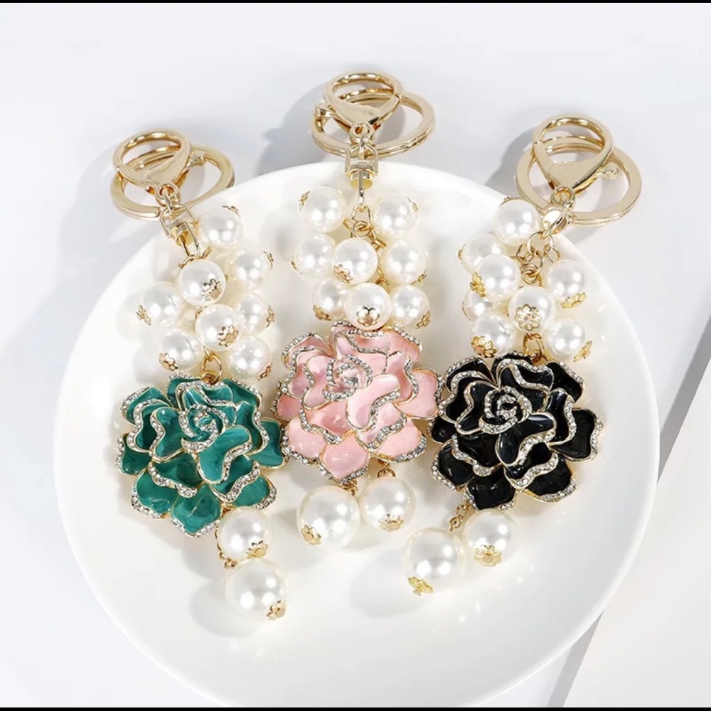 Gorgeous Enamel Rhinestones Flower Keychain